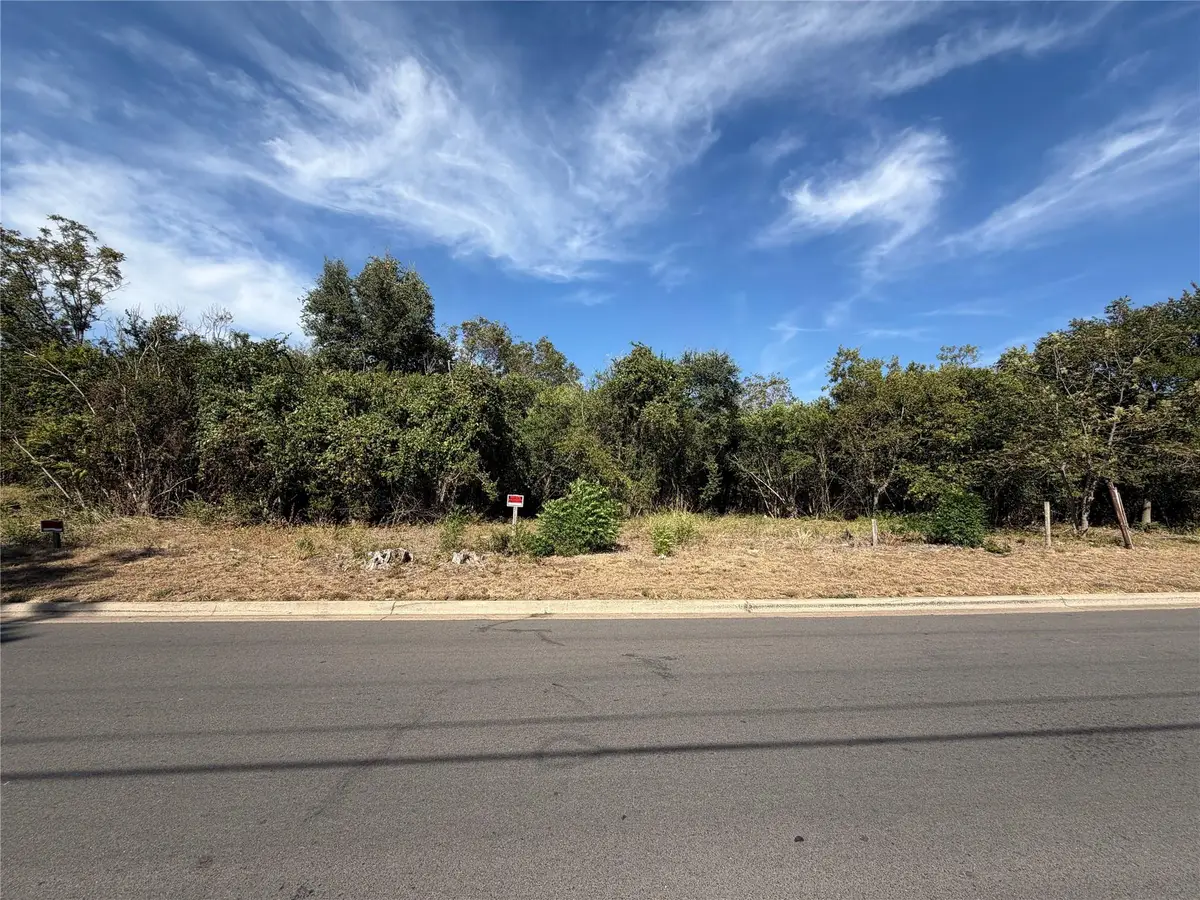 131 W Nash St, Round Rock, TX 78664 - Image #1