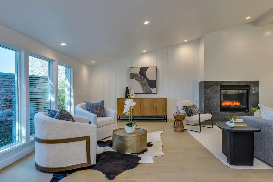 5706 Highland Hills Cir, Austin, TX 78731 - Image #2