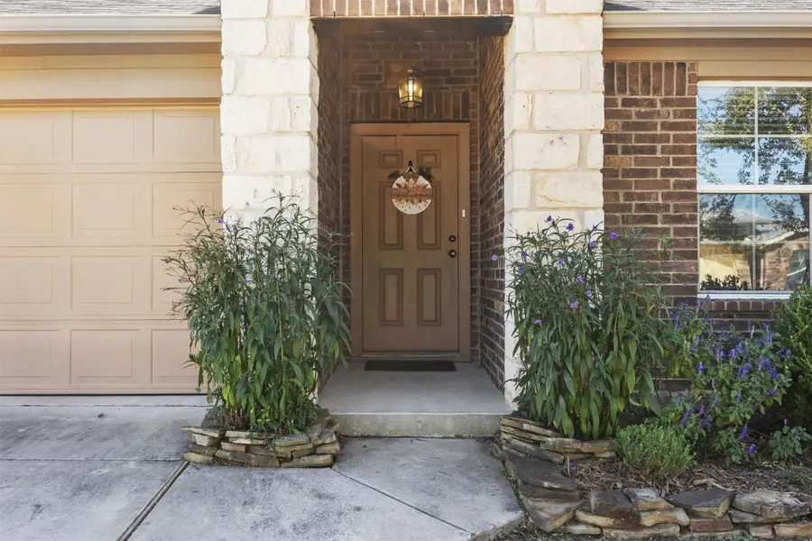 508 Foxglove Dr, Hutto, TX 78634 - #2