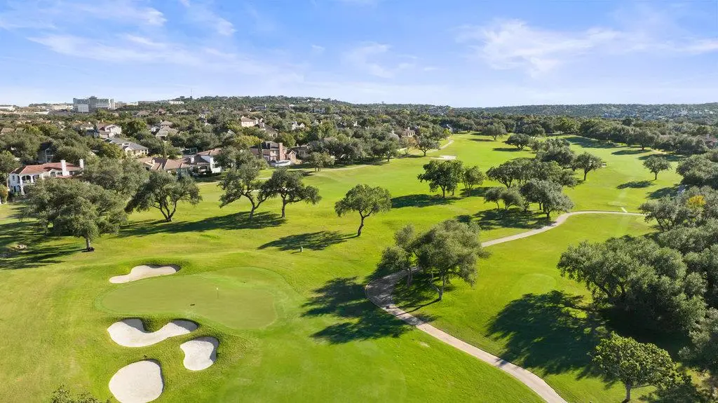 6 Radnor Dr, The Hills, TX 78738 - Image #1