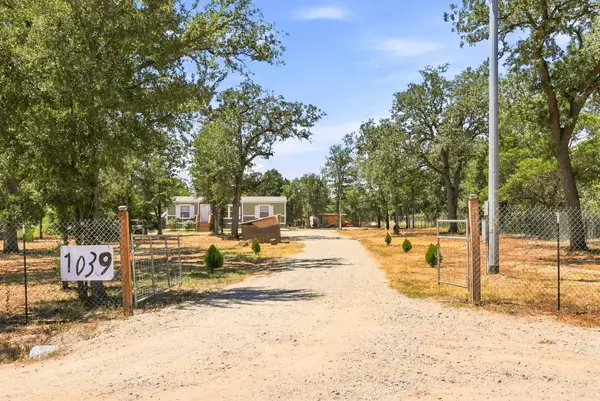 1039 Trailside Dr, Elgin, TX 78621