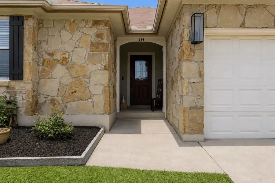 714 Newport Dr, Spicewood, TX 78669 - #2