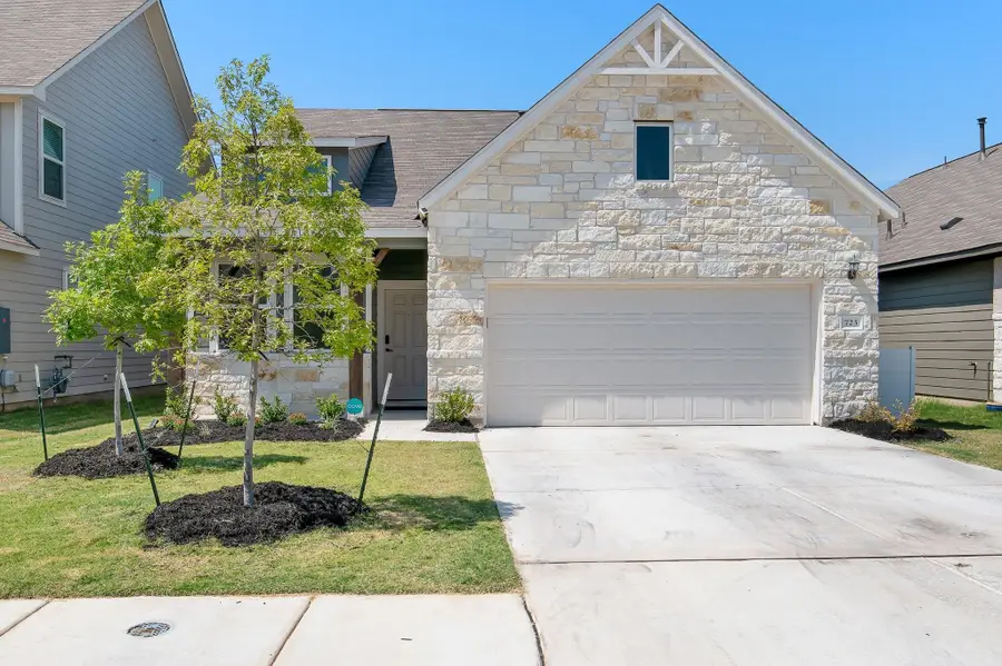 723 Gray Fox Loop, Hutto, TX 78634 - Image #2