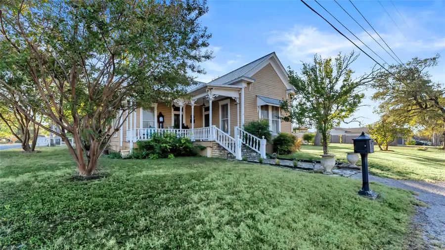 309 N Boundary St, Burnet, TX 78611 - Image #2
