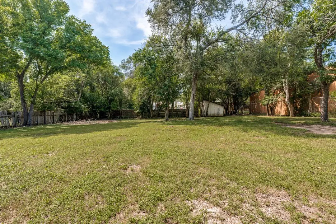 1412 W Hopkins St, San Marcos, TX 78666 - #1