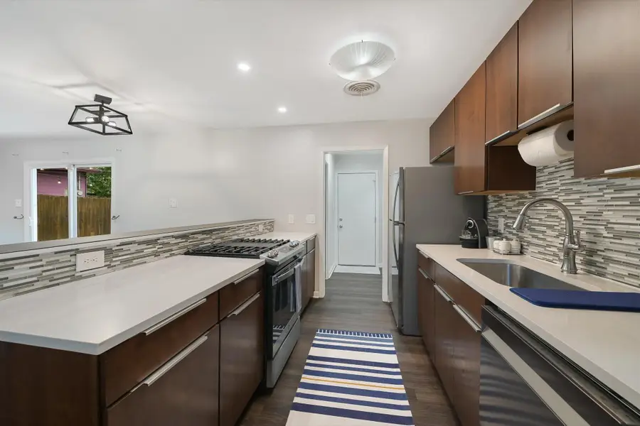 6809 Hanover Ln, Austin, TX 78723 - #3