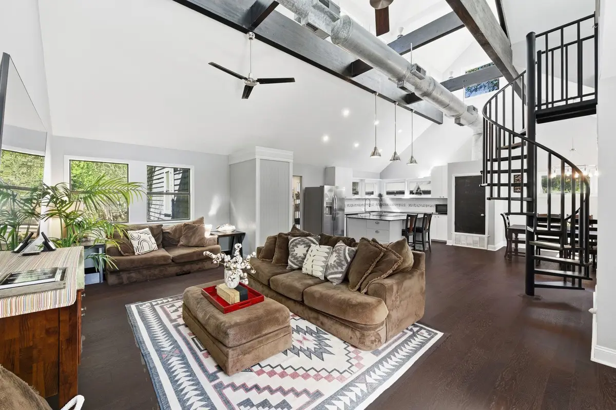 2818 Saratoga Dr, Austin, TX 78733 - Image #1