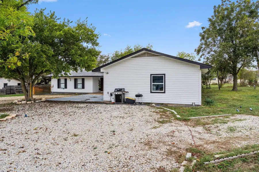 1520 Avenue C N, Elgin, TX 78621 - Image #3