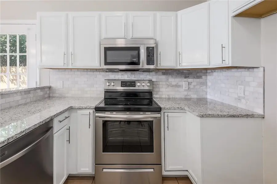 2306 West St, Taylor, TX 76574 - #2