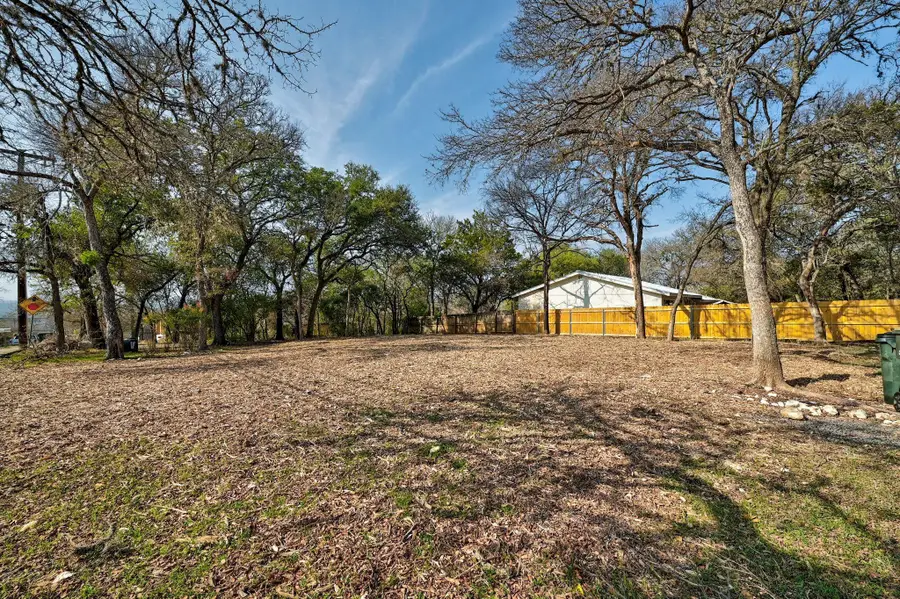 1010 Hazelton St, San Marcos, TX 78666 - Image #3