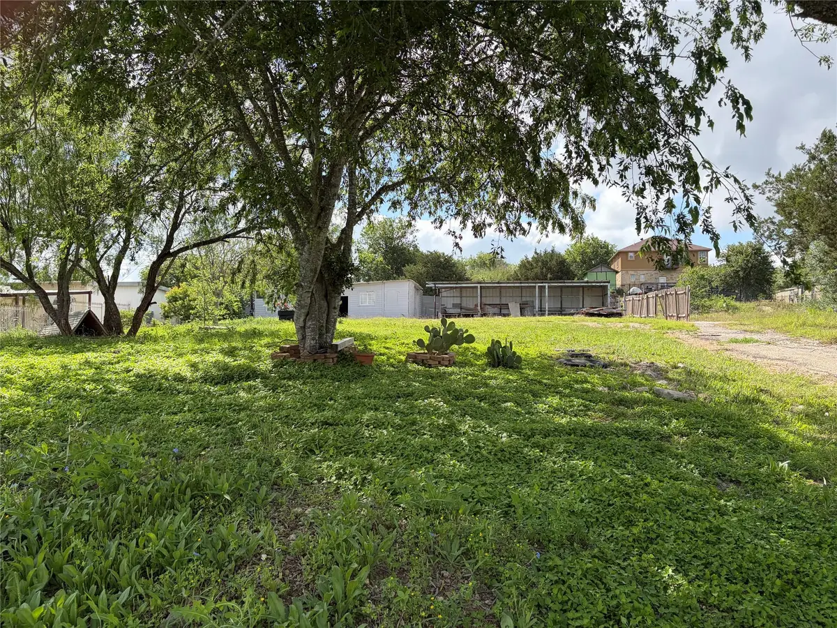 207 Cresthill Cswy, Kyle, TX 78640 - #1