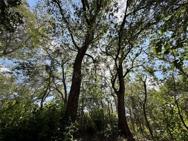 342 Riverside Dr, Bastrop, TX 78602