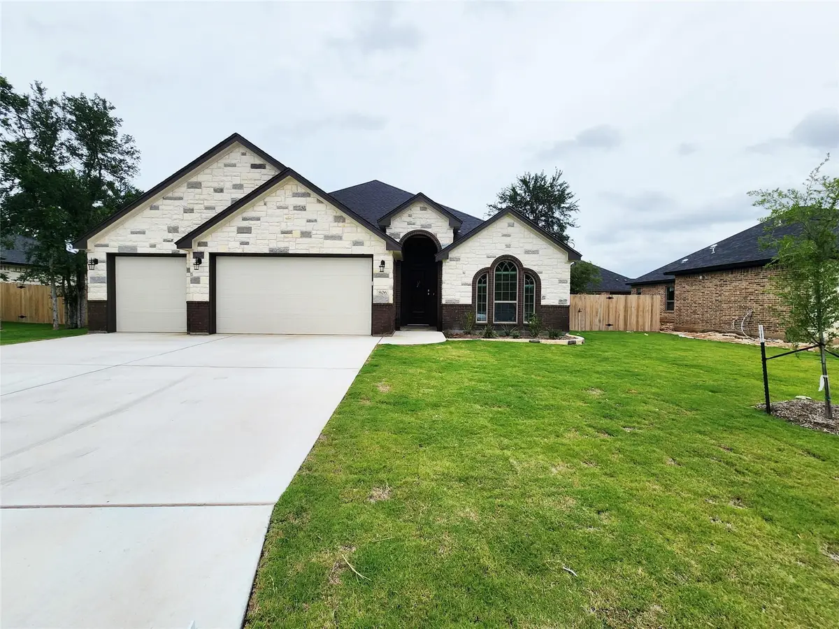 806 Eagle Heights Dr, Salado, TX 76571 - #1