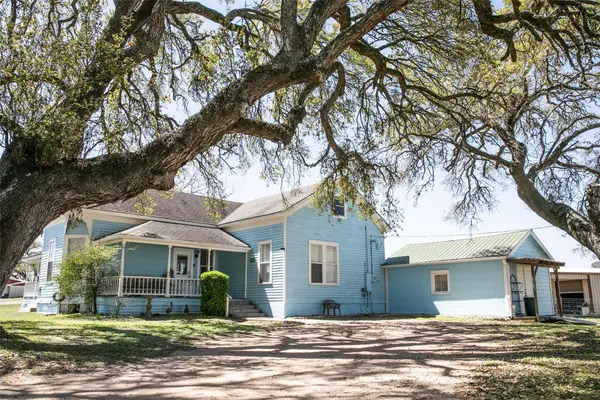 13404 W Washington St, Burton, TX 77835