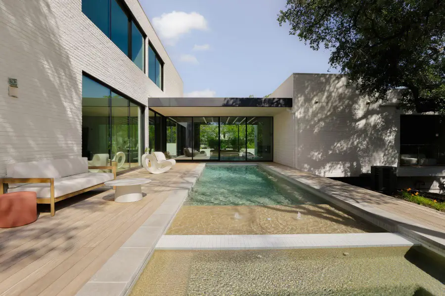 2106 Matthews Dr, Austin, TX 78703 - #3