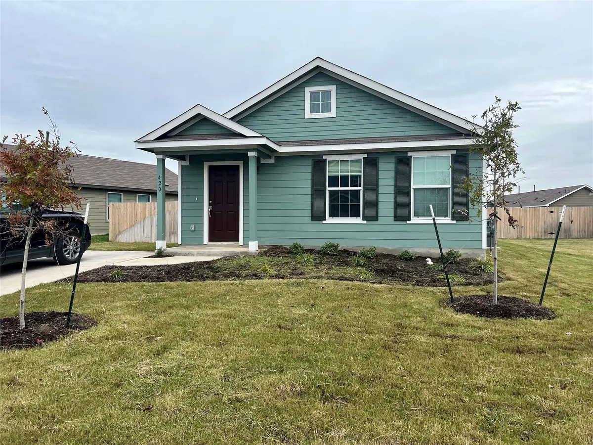 420 Halfmoon Dr, Lockhart, TX 78644 - Image #1