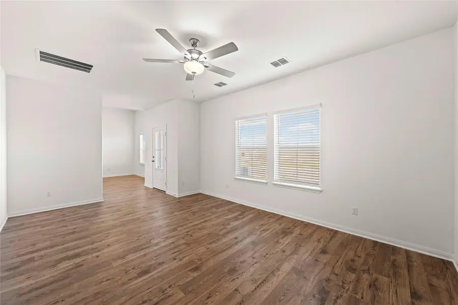 116 Desert Hare Dr, Jarrell, TX 76537 - #2