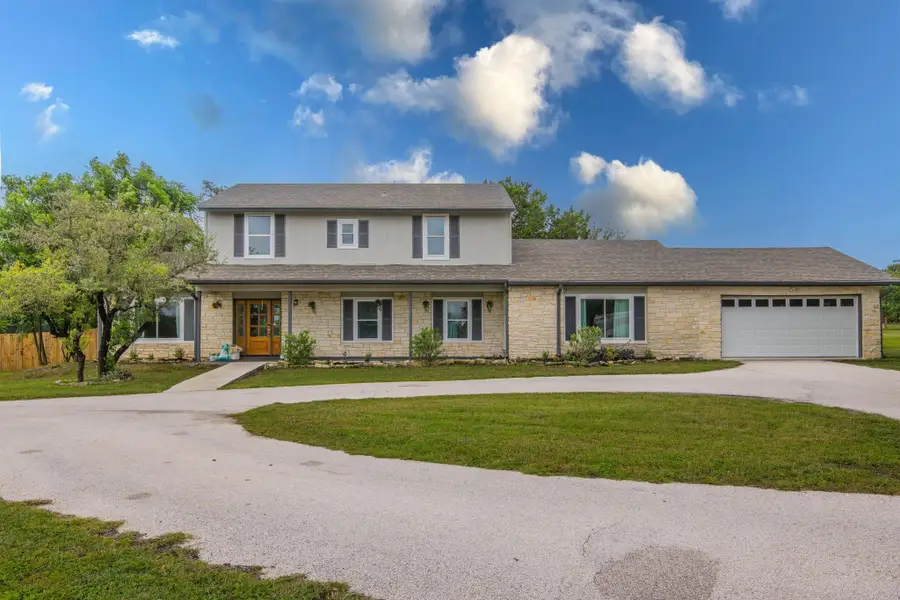 411 Carriage Oaks Dr, Liberty Hill, TX 78642 - #2