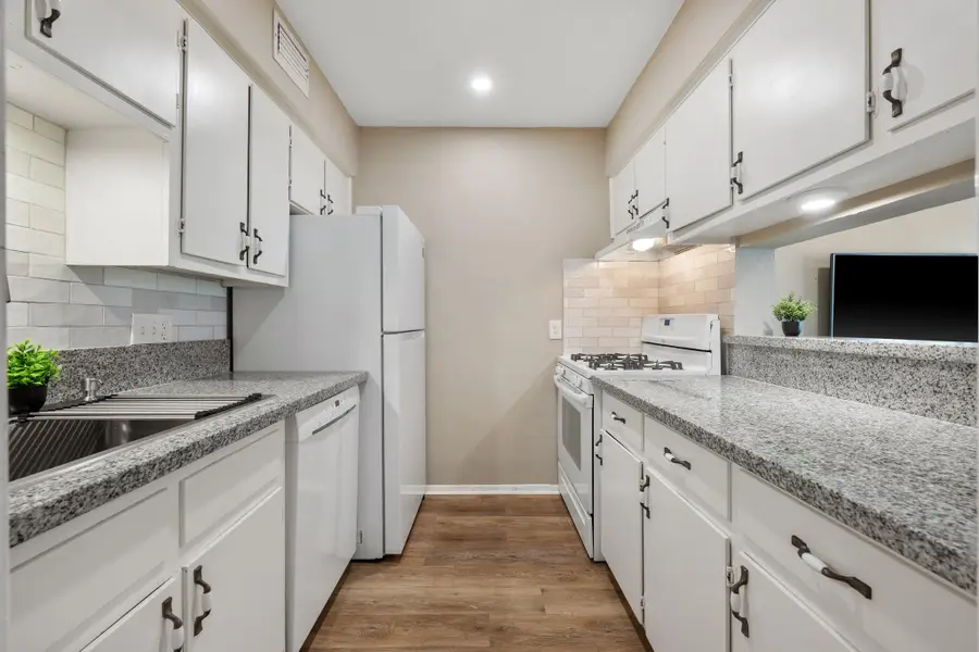 2425 Ashdale Dr #29, Austin, TX 78757 - #3