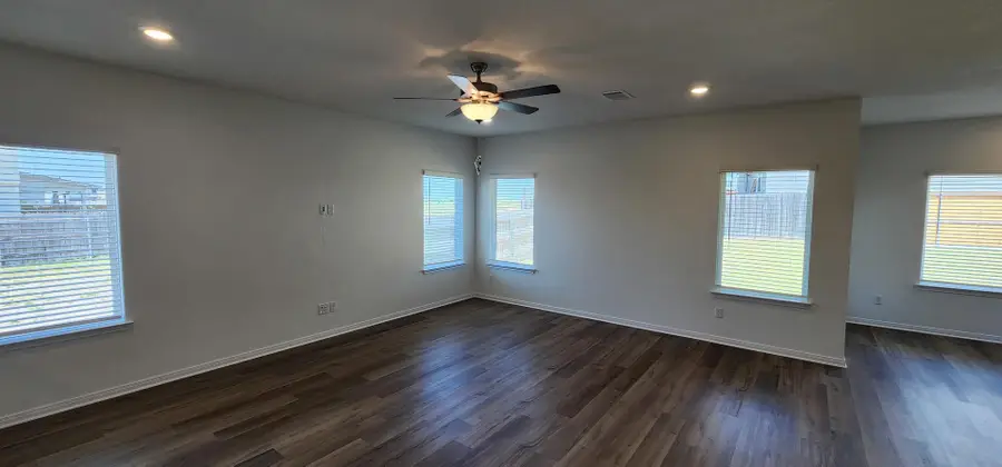 504 Yellow Ribbon, Jarrell, TX 76537 - #2
