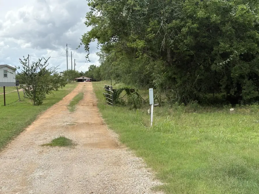 2990 S 304 Highway, Rosanky, TX 78953 - #3