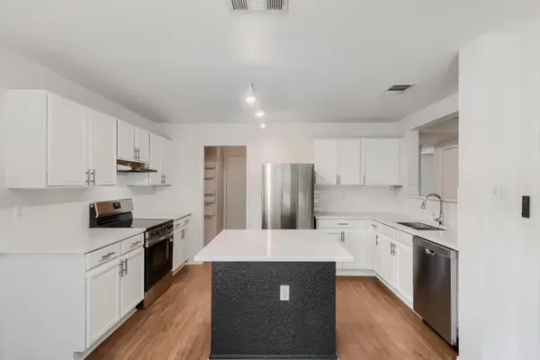 216 Capistrano Dr, San Marcos, TX 78666