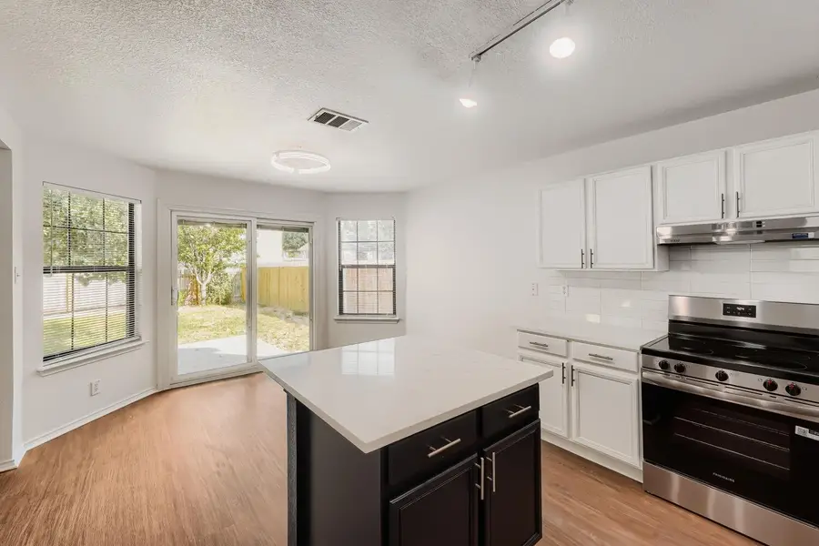 216 Capistrano Dr, San Marcos, TX 78666 - #2