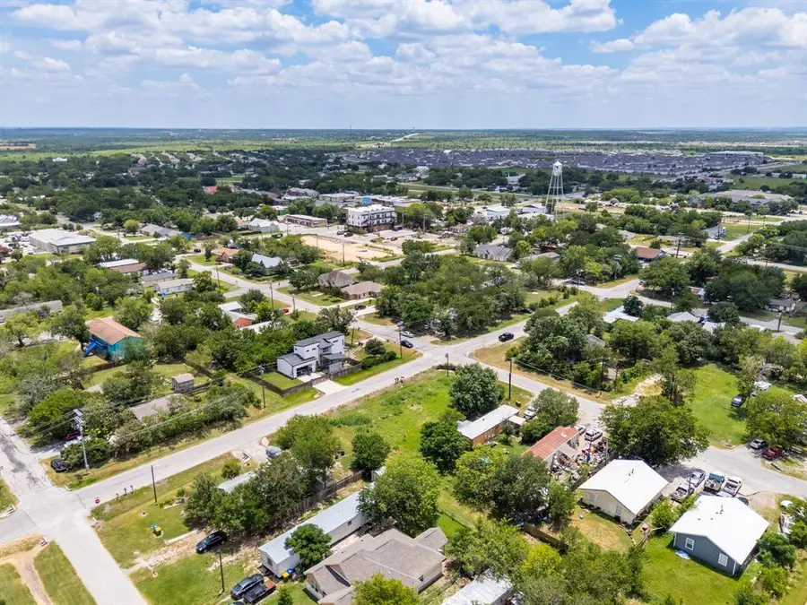 303 Eggleston St, Manor, TX 78653 - #2