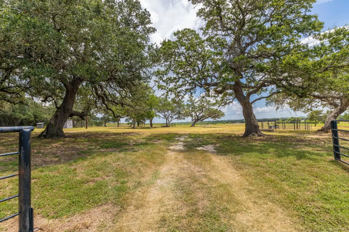 2160 (Tract #5) Baca Loop, Flatonia, TX 78941 - #1