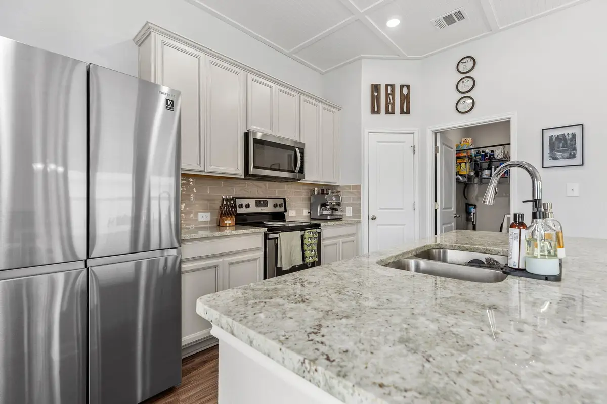 105 Balsam St, Hutto, TX 78634 - #1