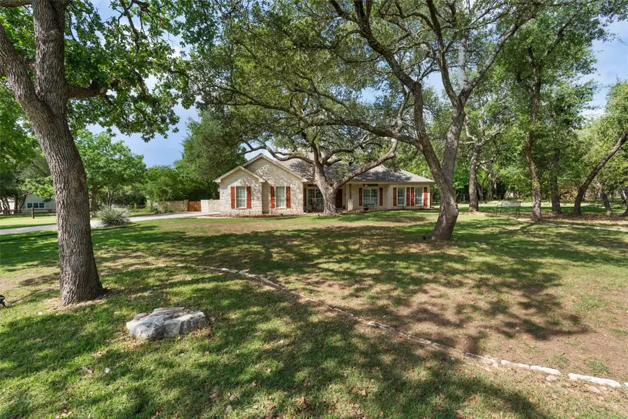 223 E Ridgewood Rd, Georgetown, TX 78633 - #2