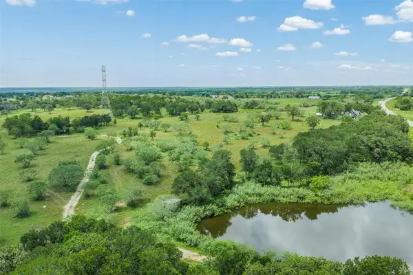 401 Fm 672, Dale, TX 78616