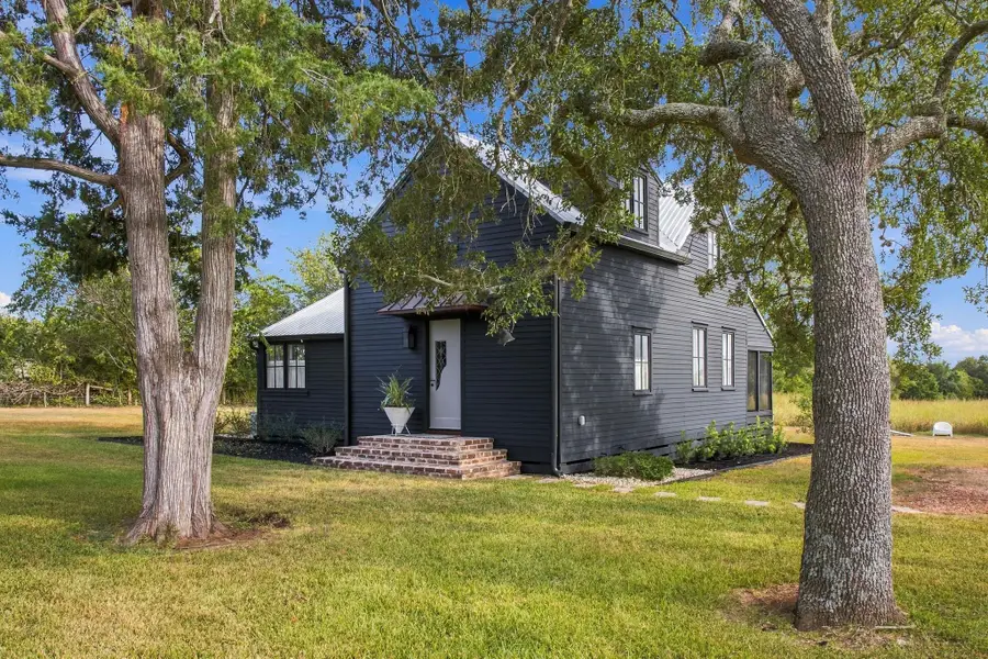 6389 Miller Rd, New Ulm, TX 78950 - #3