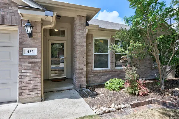 432 Falcon Ln, Leander, TX 78641
