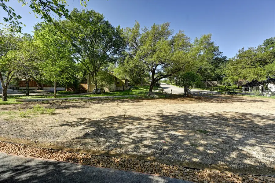 2000-2A Breeze Holw, Austin, TX 78741 - #2
