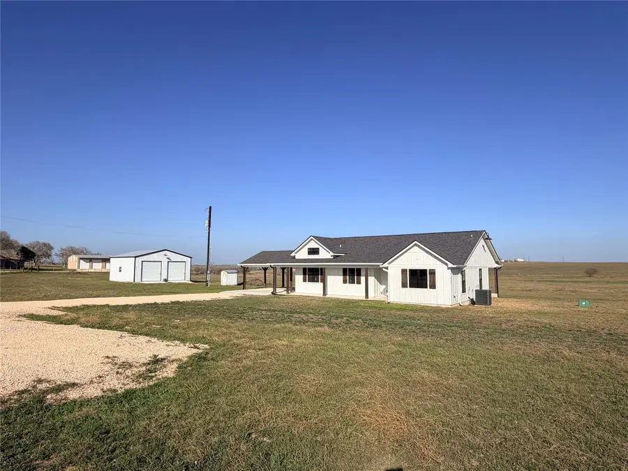 1742 Martinez Rd, Yoakum, TX 77995 - #3