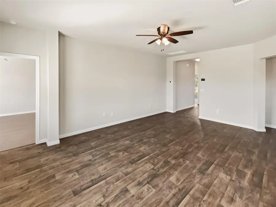 112 Marimoor Dr, Hutto, TX 78634 - Image #2