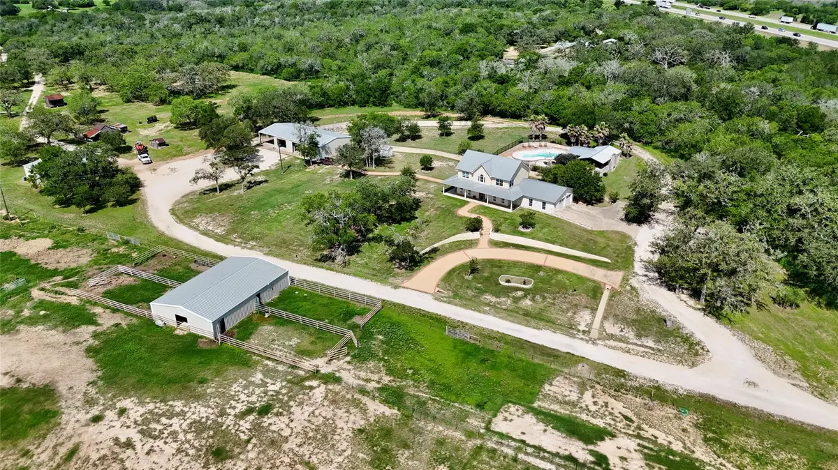 1175 Southern Way, Luling, TX 78648 - #1