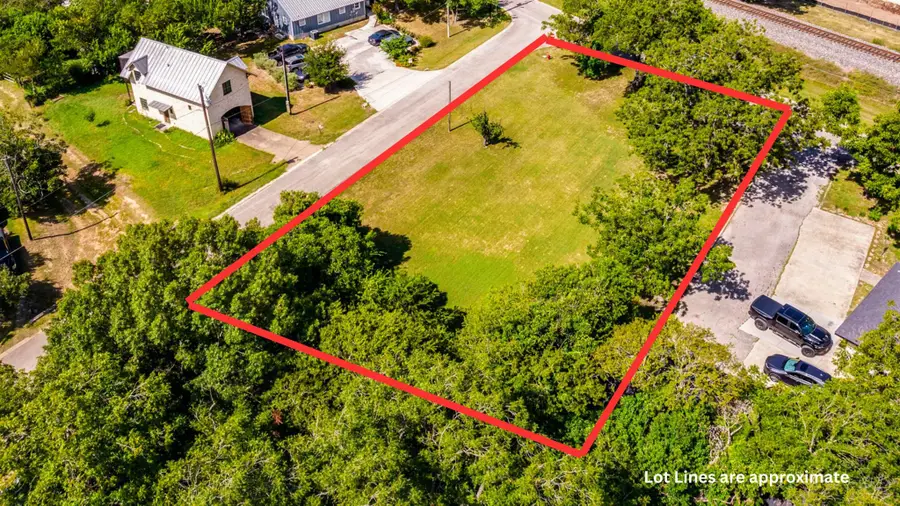 301 Railroad St, Buda, TX 78610 - #2