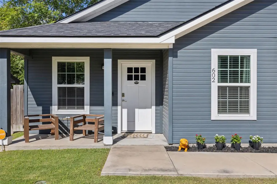 602 S Pierce St, Burnet, TX 78611 - #3