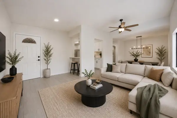 5801 Thunderbird St #B-22, Lago Vista, TX 78645