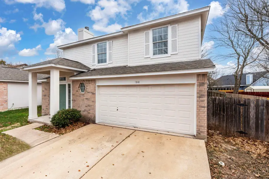 210 Summerside Ave, Lockhart, TX 78644 - #2