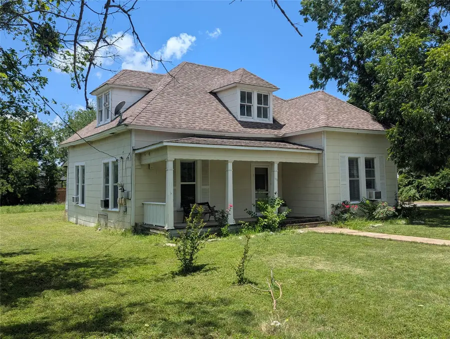 1319 Grace St, Taylor, TX 76574 - #2