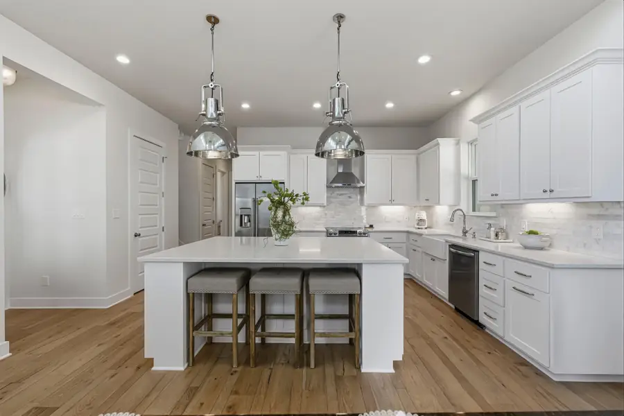 501 Alva Dr, Briarcliff, TX 78669 - #2