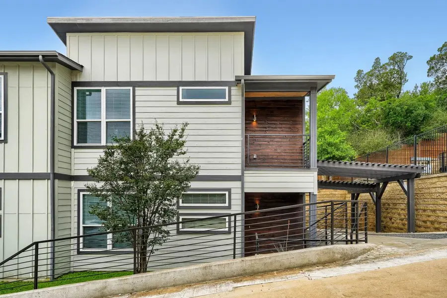 1126 Lott Ave #B, Austin, TX 78721 - #2