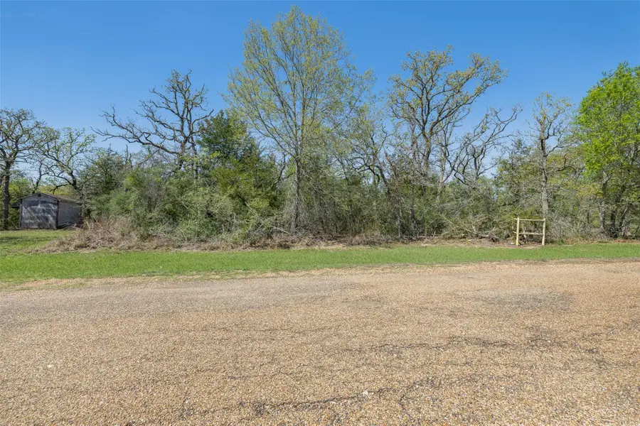 411 Cowboys Dr, Somerville, TX 77879 - #2