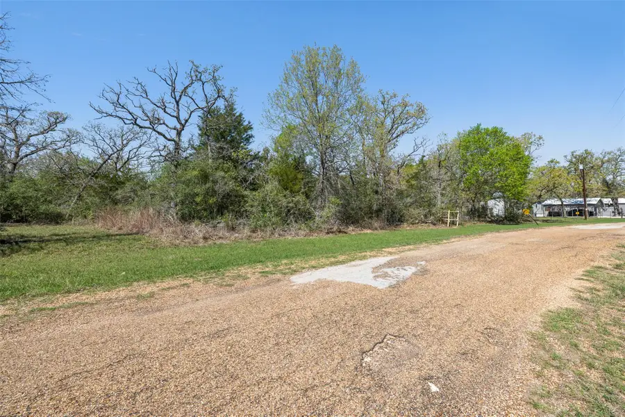 411 Cowboys Dr, Somerville, TX 77879 - #3