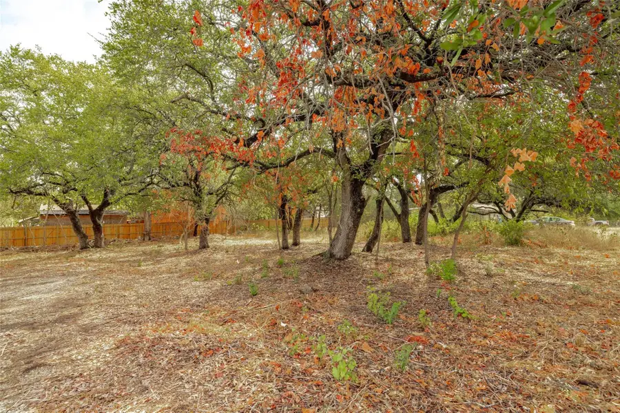 10601 W Lakeview Dr, Jonestown, TX 78645 - Image #2