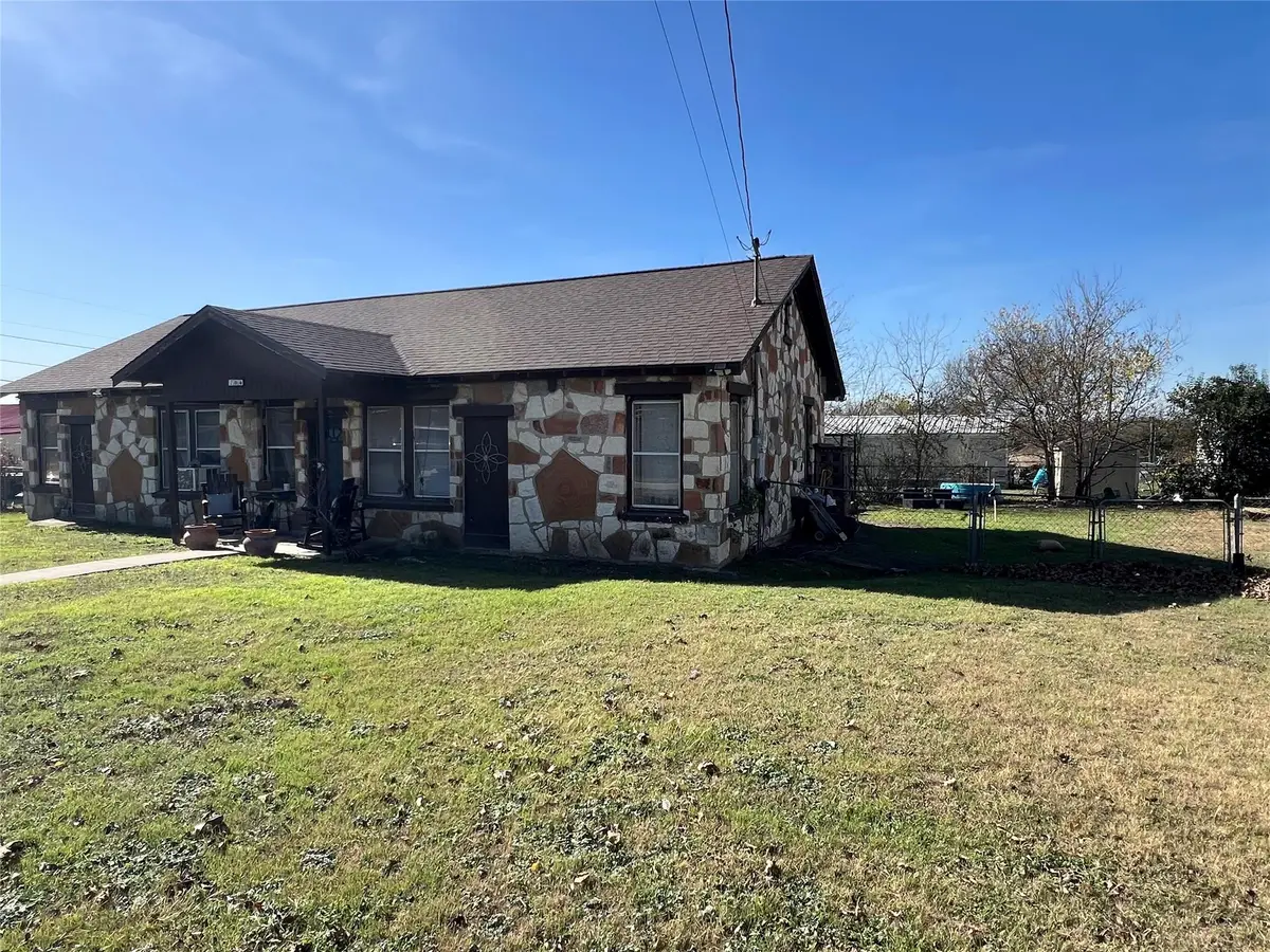 204 Brewster St, Florence, TX 76527 - Image #1