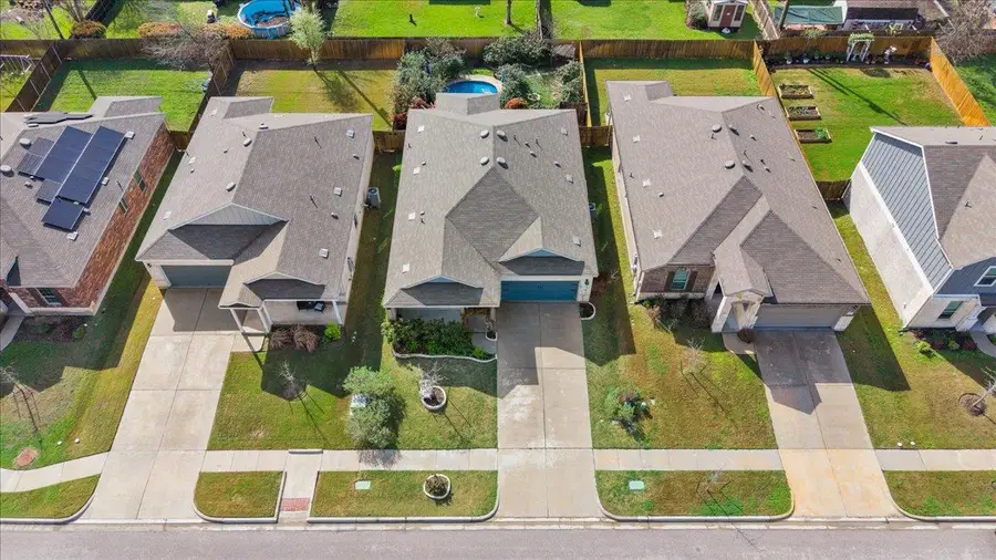 1705 T H Johnson Dr, Taylor, TX 76574 - #2